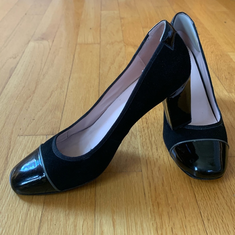 Taryn Rose  Black Suede Pumps, 7.5
